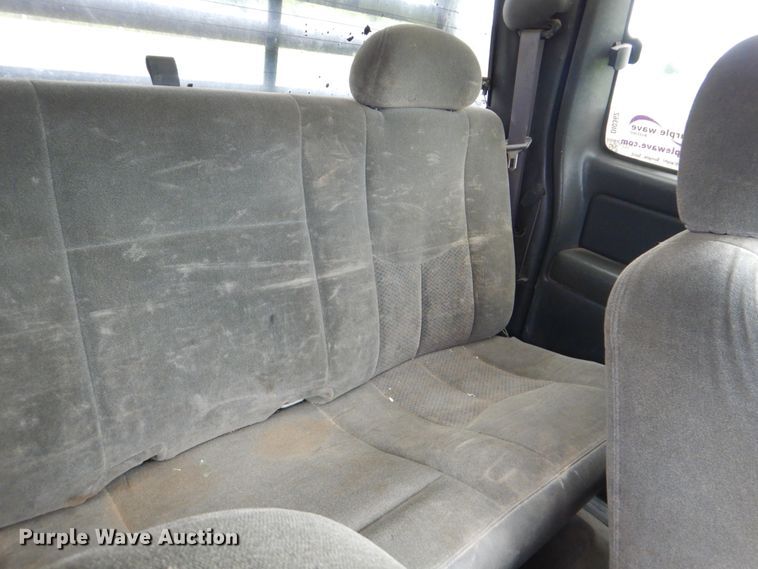 image for item DI0362 2004 Chevrolet Silverado 3500  Ext. Cab flatbed pickup truck