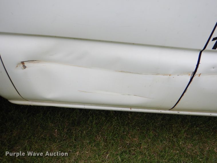 image for item DI0362 2004 Chevrolet Silverado 3500  Ext. Cab flatbed pickup truck