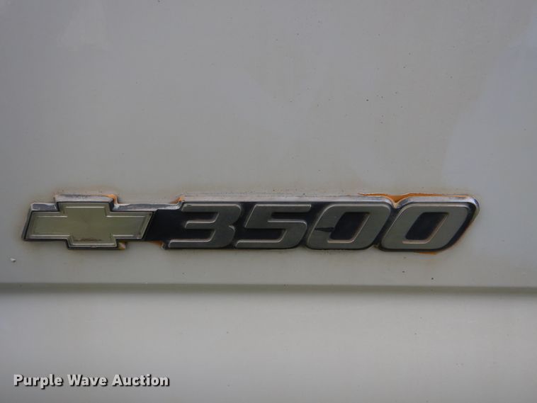 image for item DI0362 2004 Chevrolet Silverado 3500  Ext. Cab flatbed pickup truck