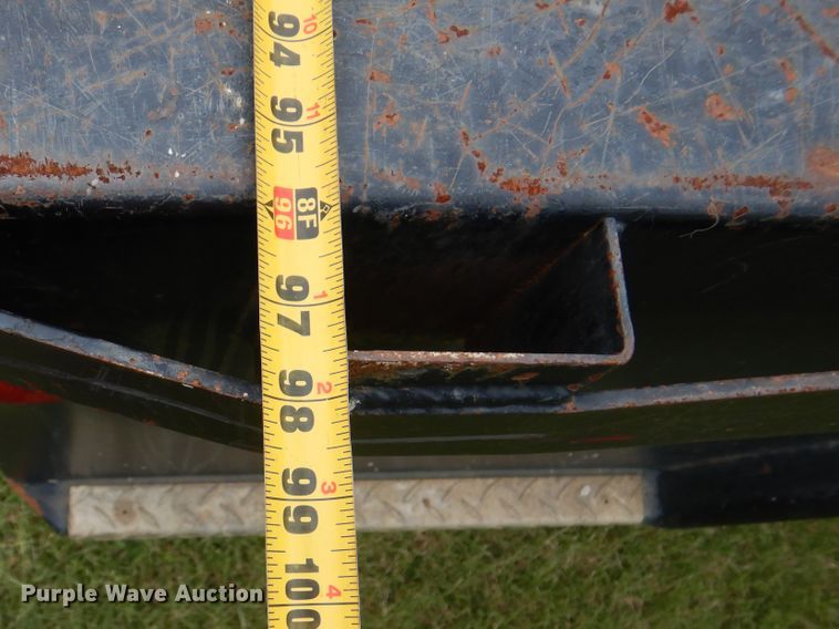 image for item DI0362 2004 Chevrolet Silverado 3500  Ext. Cab flatbed pickup truck