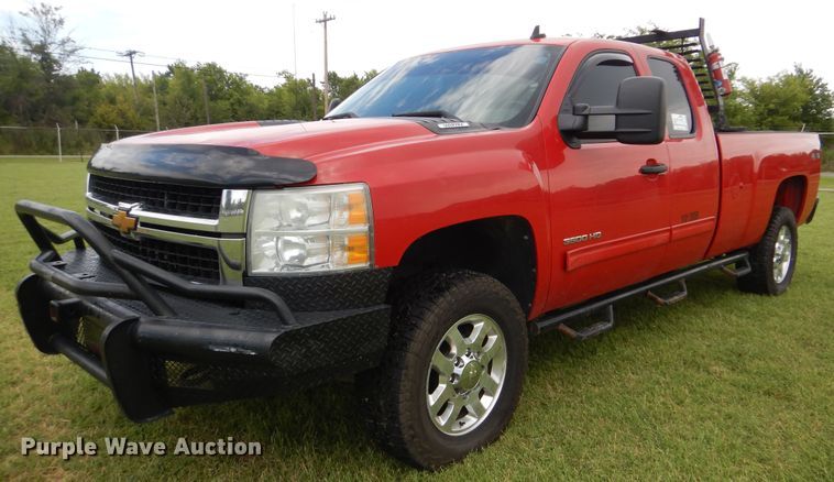 image for item DI0366 2011 Chevrolet Silverado 3500HD  Ext. Cab pickup truck
