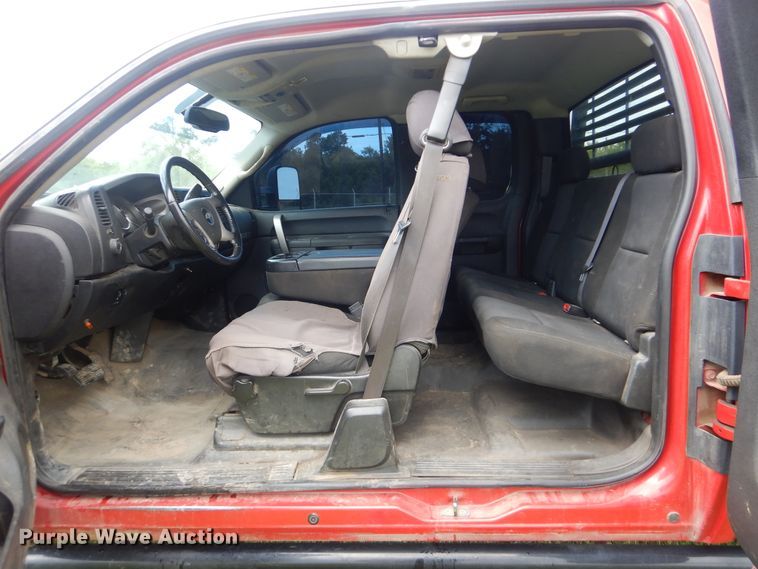 image for item DI0366 2011 Chevrolet Silverado 3500HD  Ext. Cab pickup truck