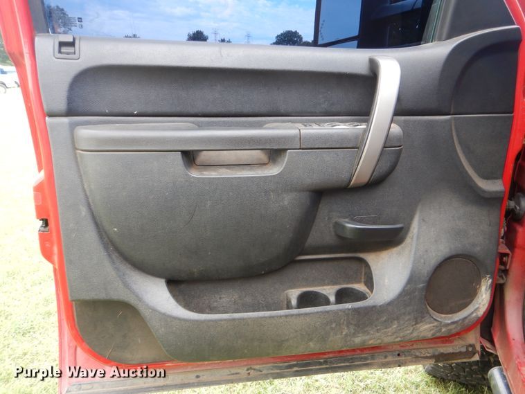 image for item DI0366 2011 Chevrolet Silverado 3500HD  Ext. Cab pickup truck