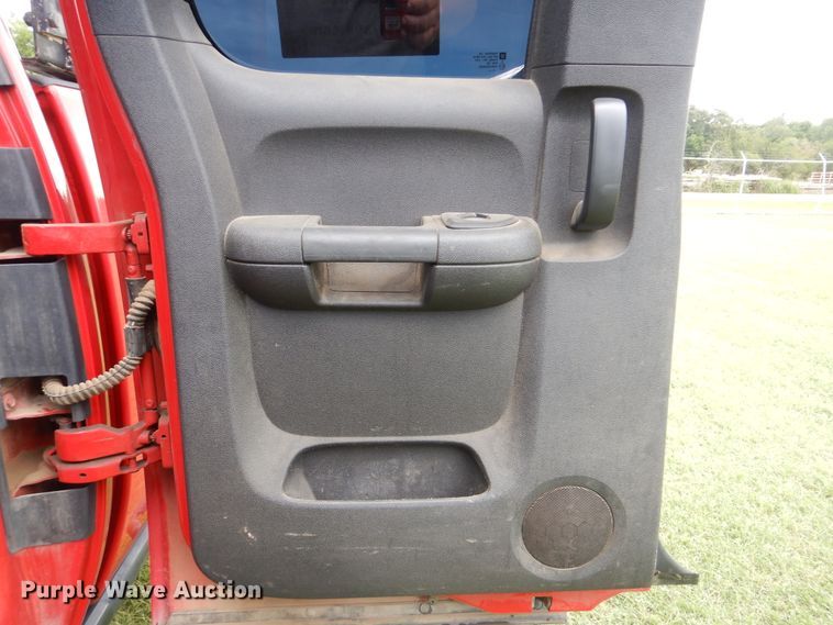 image for item DI0366 2011 Chevrolet Silverado 3500HD  Ext. Cab pickup truck