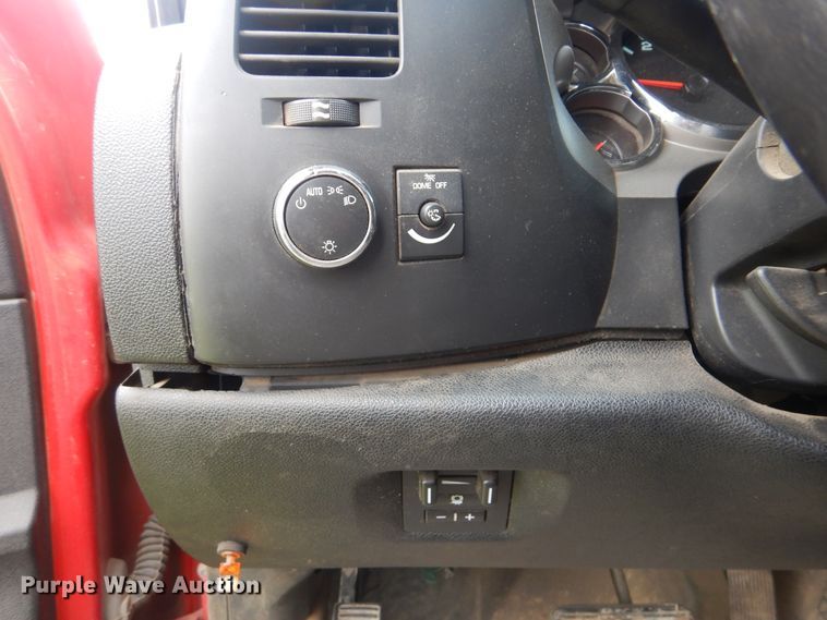 image for item DI0366 2011 Chevrolet Silverado 3500HD  Ext. Cab pickup truck