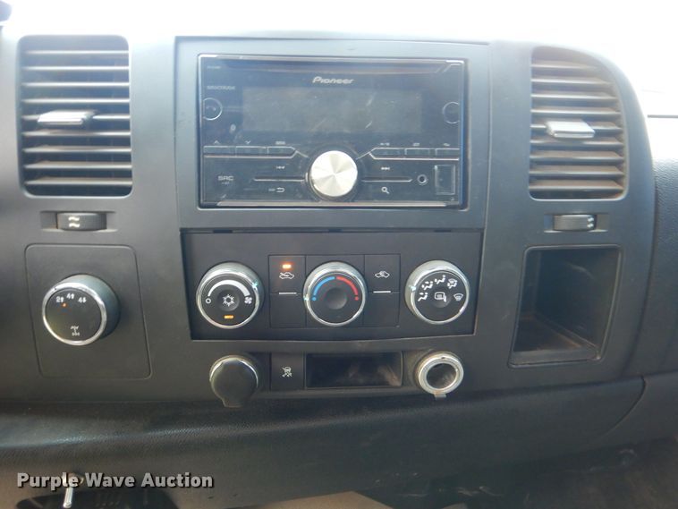 image for item DI0366 2011 Chevrolet Silverado 3500HD  Ext. Cab pickup truck