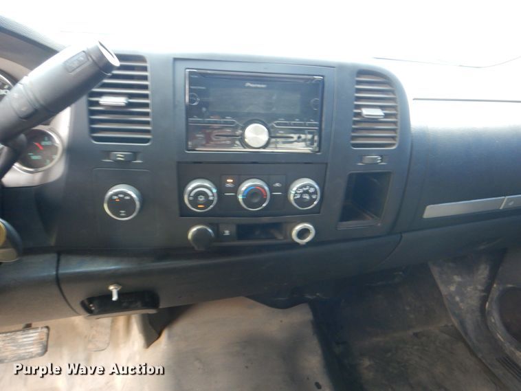 image for item DI0366 2011 Chevrolet Silverado 3500HD  Ext. Cab pickup truck