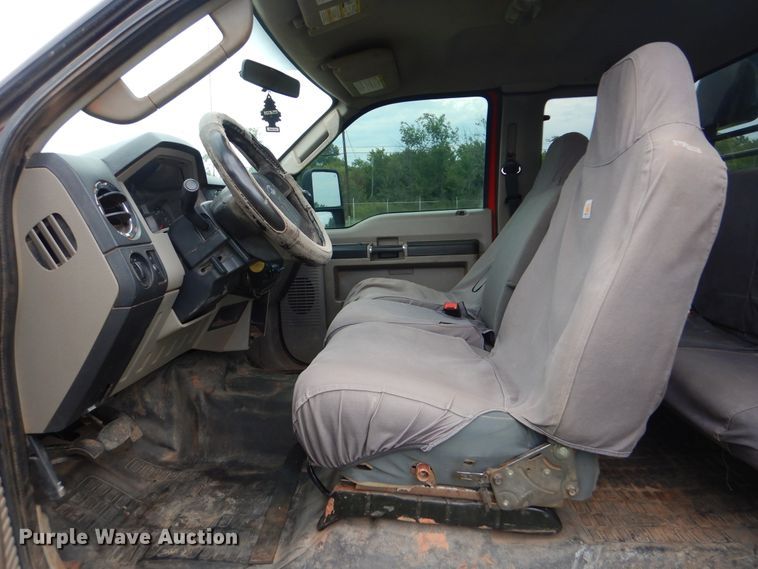 image for item DI0370 2010 Ford F550 Super Duty  SuperCab flatbed truck