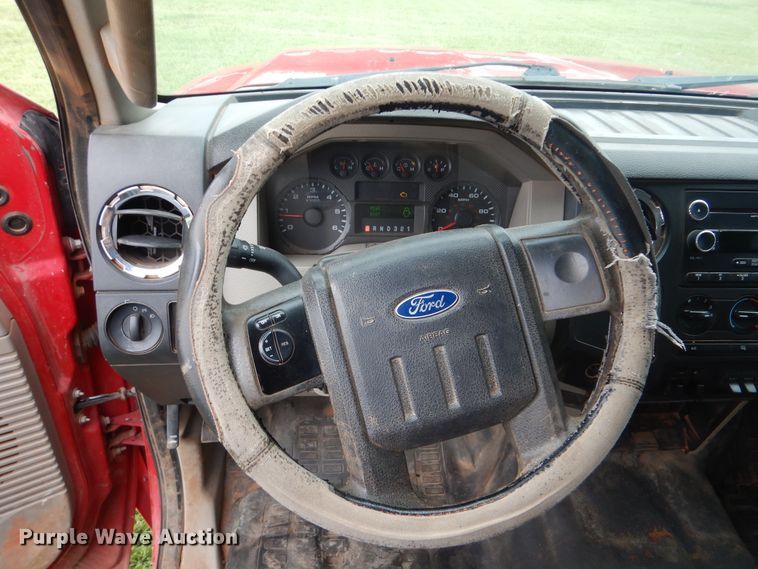 image for item DI0370 2010 Ford F550 Super Duty  SuperCab flatbed truck