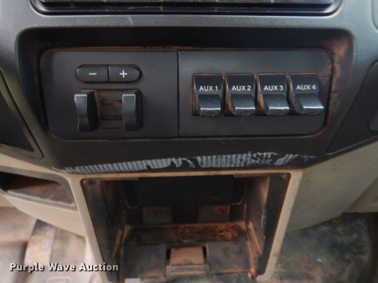 image for item DI0370 2010 Ford F550 Super Duty  SuperCab flatbed truck