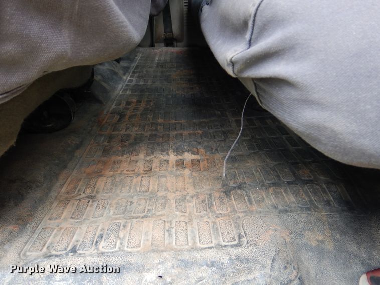 image for item DI0370 2010 Ford F550 Super Duty  SuperCab flatbed truck