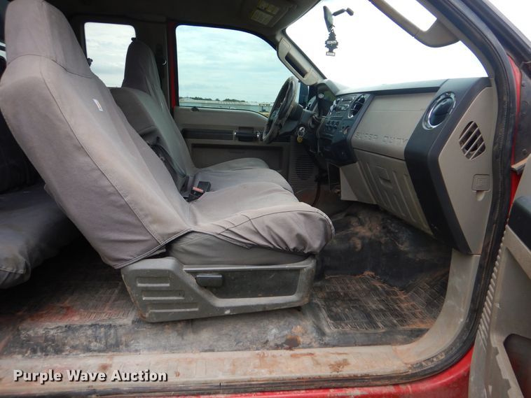 image for item DI0370 2010 Ford F550 Super Duty  SuperCab flatbed truck