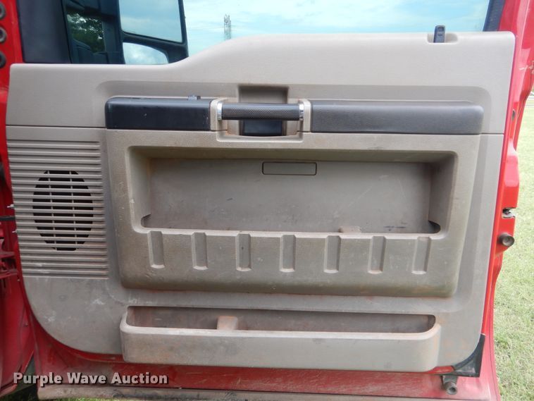 image for item DI0370 2010 Ford F550 Super Duty  SuperCab flatbed truck