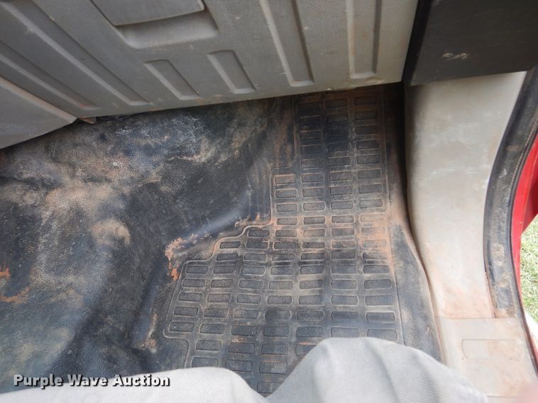 image for item DI0370 2010 Ford F550 Super Duty  SuperCab flatbed truck