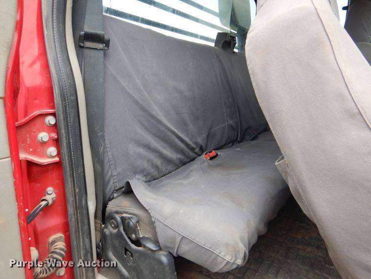 image for item DI0370 2010 Ford F550 Super Duty  SuperCab flatbed truck