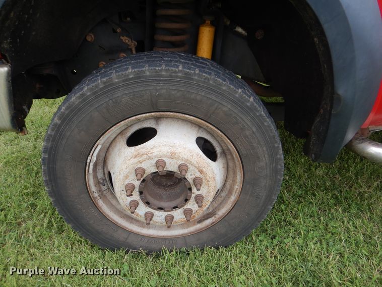 image for item DI0370 2010 Ford F550 Super Duty  SuperCab flatbed truck