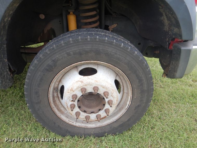 image for item DI0370 2010 Ford F550 Super Duty  SuperCab flatbed truck