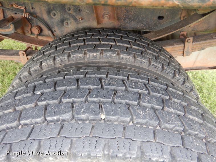 image for item DI0370 2010 Ford F550 Super Duty  SuperCab flatbed truck