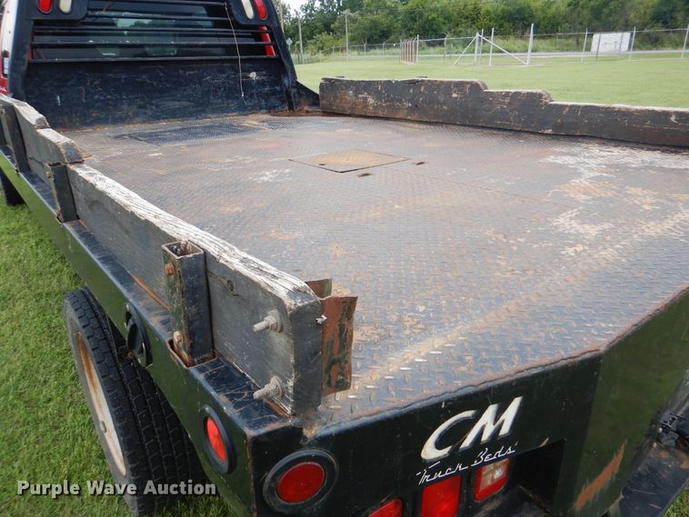 image for item DI0370 2010 Ford F550 Super Duty  SuperCab flatbed truck