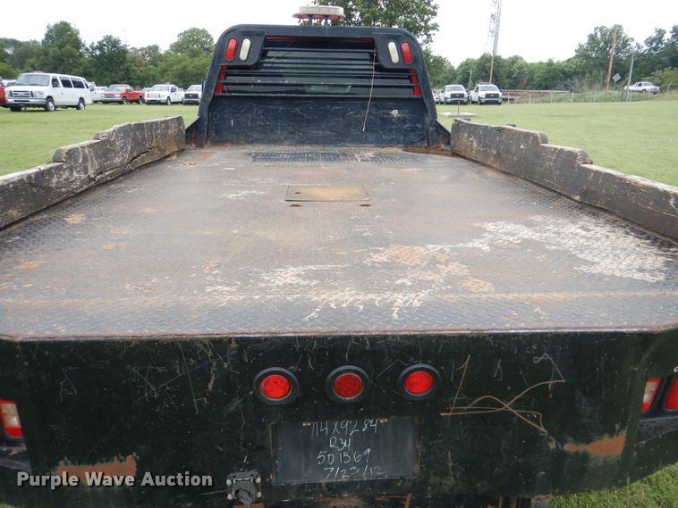 image for item DI0370 2010 Ford F550 Super Duty  SuperCab flatbed truck