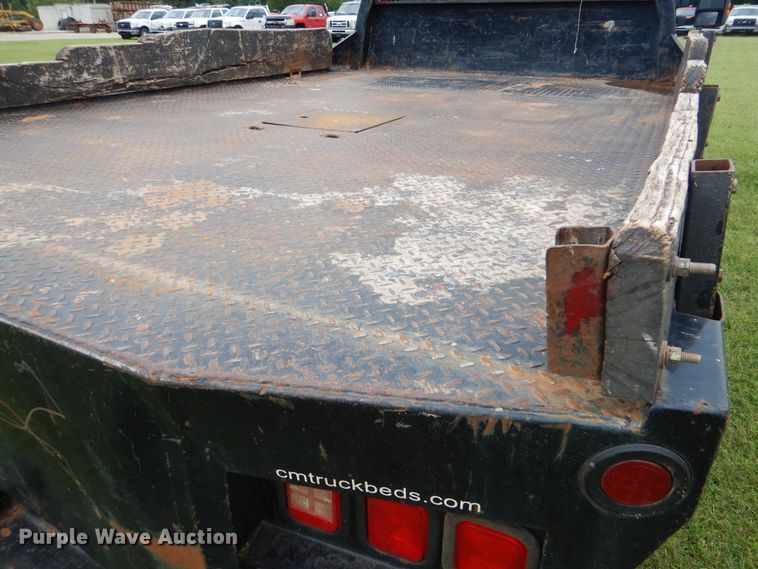 image for item DI0370 2010 Ford F550 Super Duty  SuperCab flatbed truck