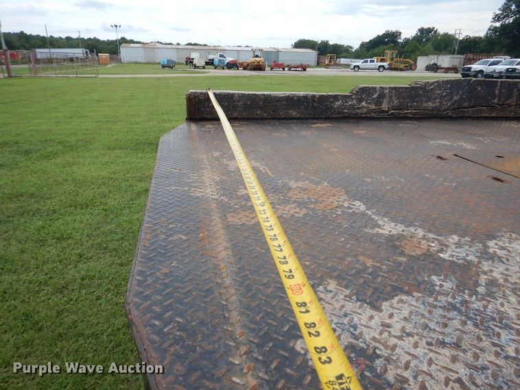 image for item DI0370 2010 Ford F550 Super Duty  SuperCab flatbed truck