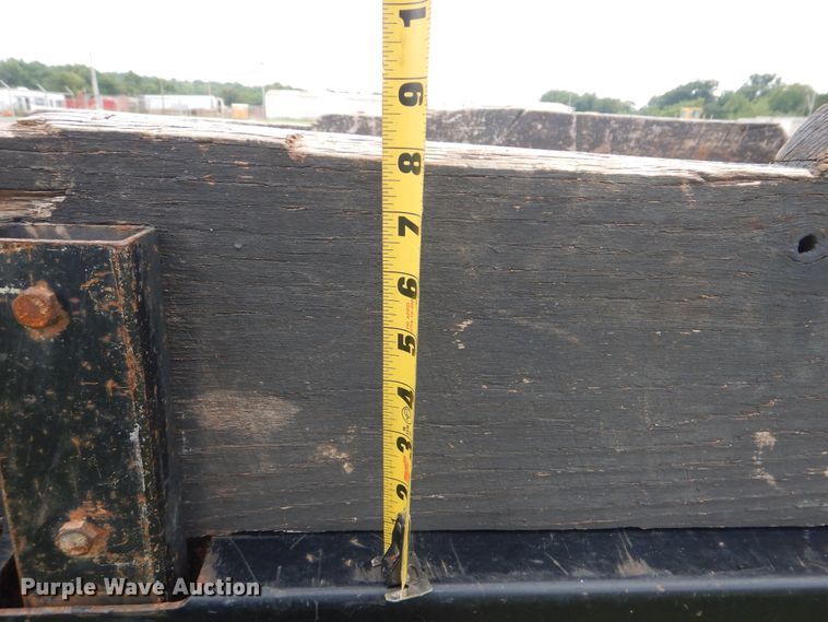 image for item DI0370 2010 Ford F550 Super Duty  SuperCab flatbed truck