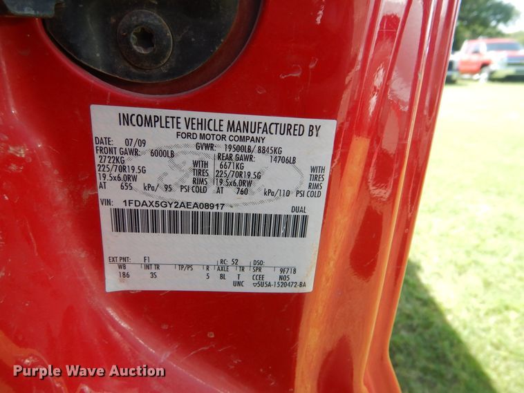 image for item DI0370 2010 Ford F550 Super Duty  SuperCab flatbed truck