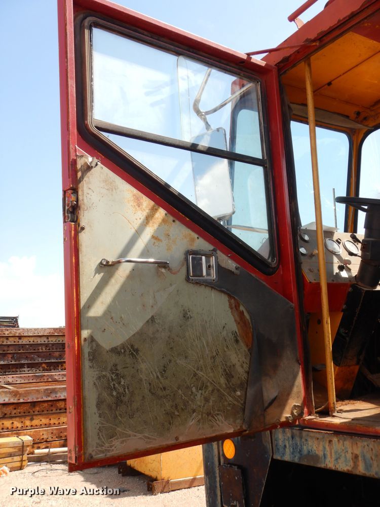 image for item HB9373 1997 FMC Link Belt HC-108C  truck crane