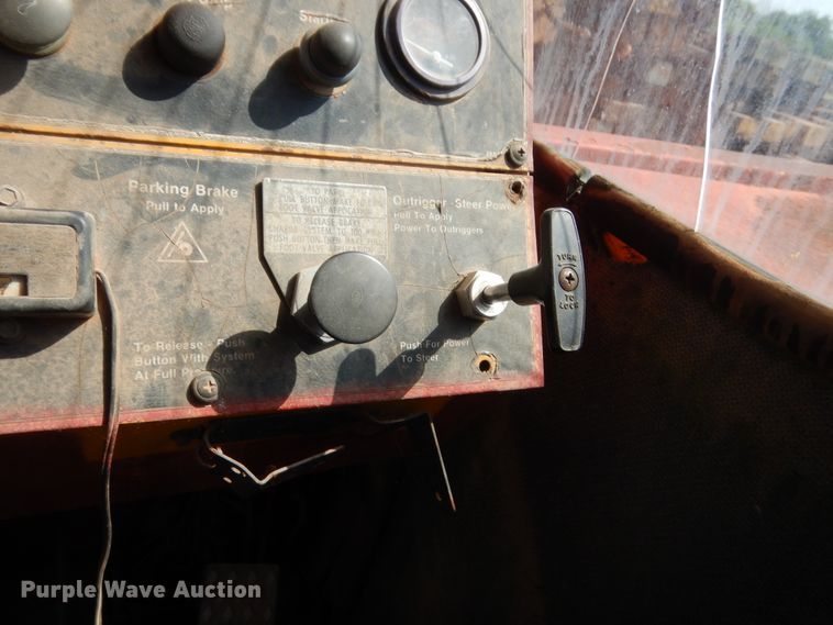 image for item HB9373 1997 FMC Link Belt HC-108C  truck crane