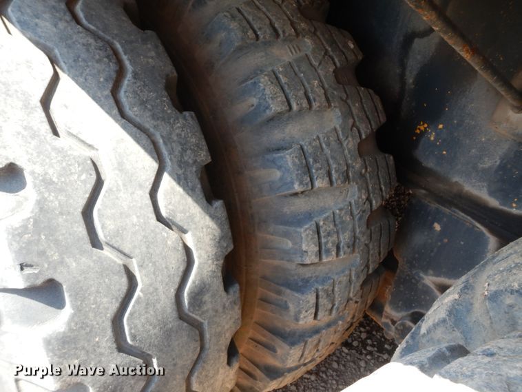 image for item HB9373 1997 FMC Link Belt HC-108C  truck crane