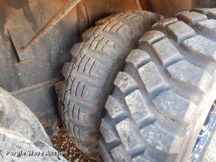 image for item HB9373 1997 FMC Link Belt HC-108C  truck crane