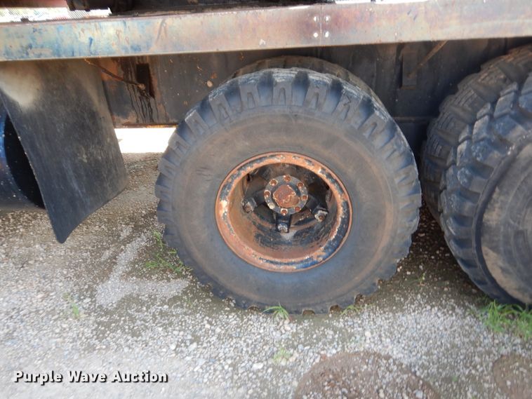 image for item HB9373 1997 FMC Link Belt HC-108C  truck crane