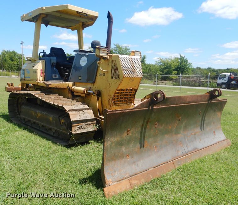 image for item HJ9890 2001 Komatsu D41E  dozer