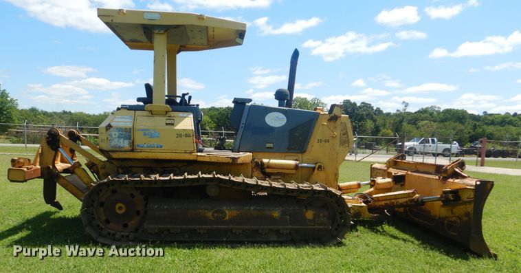 image for item HJ9890 2001 Komatsu D41E  dozer