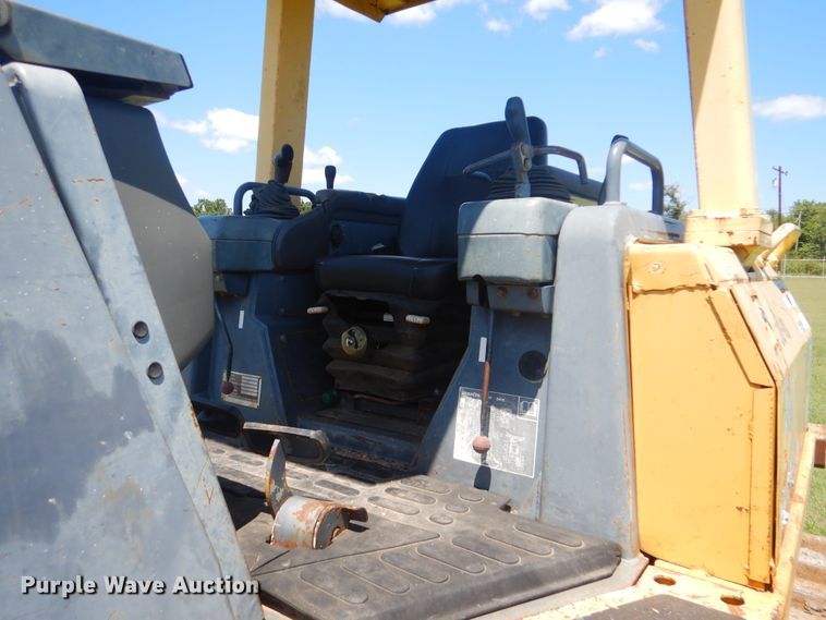 image for item HJ9890 2001 Komatsu D41E  dozer