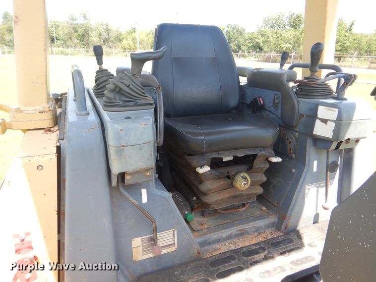 image for item HJ9890 2001 Komatsu D41E  dozer