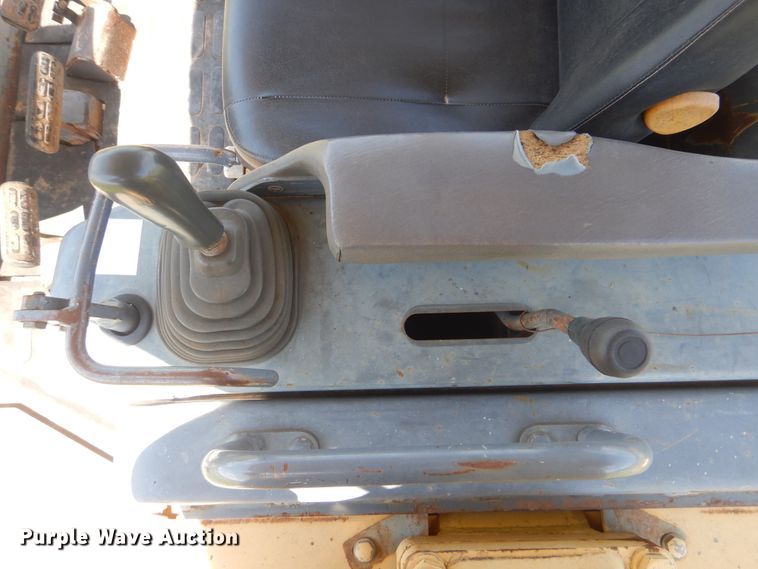 image for item HJ9890 2001 Komatsu D41E  dozer