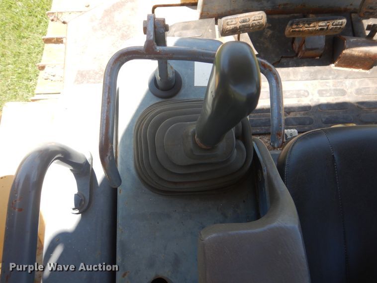 image for item HJ9890 2001 Komatsu D41E  dozer