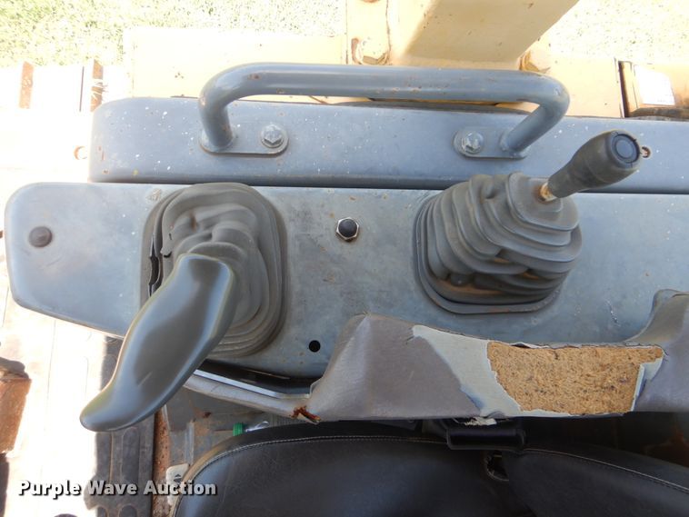 image for item HJ9890 2001 Komatsu D41E  dozer