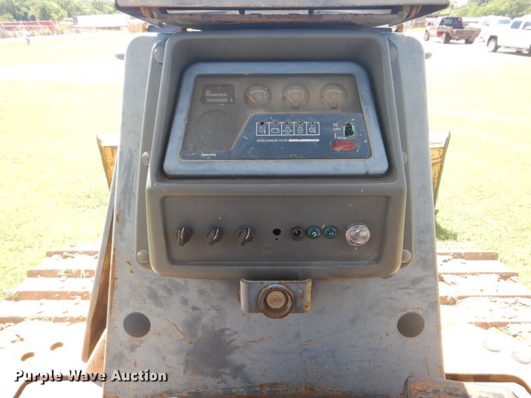 image for item HJ9890 2001 Komatsu D41E  dozer