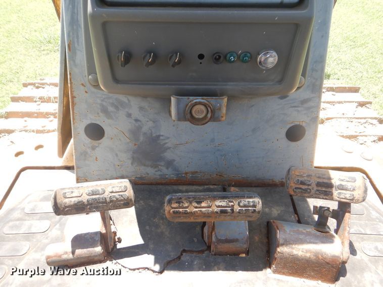 image for item HJ9890 2001 Komatsu D41E  dozer