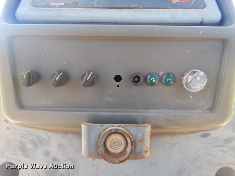 image for item HJ9890 2001 Komatsu D41E  dozer