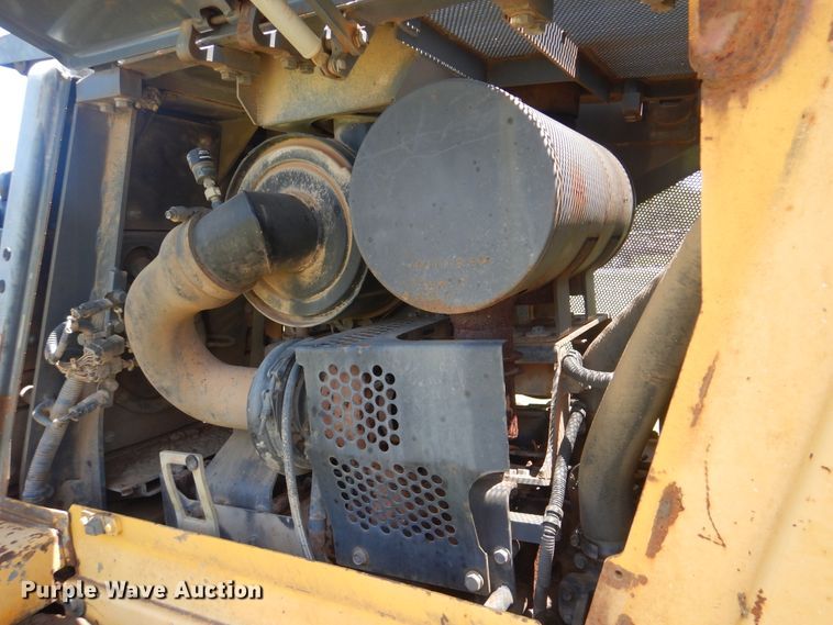 image for item HJ9890 2001 Komatsu D41E  dozer