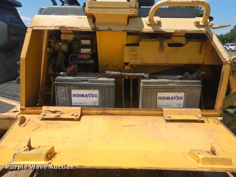image for item HJ9890 2001 Komatsu D41E  dozer