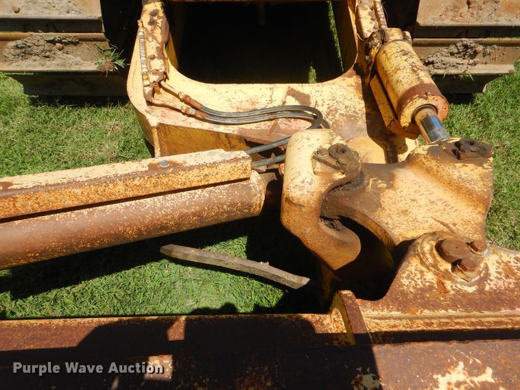 image for item HJ9890 2001 Komatsu D41E  dozer