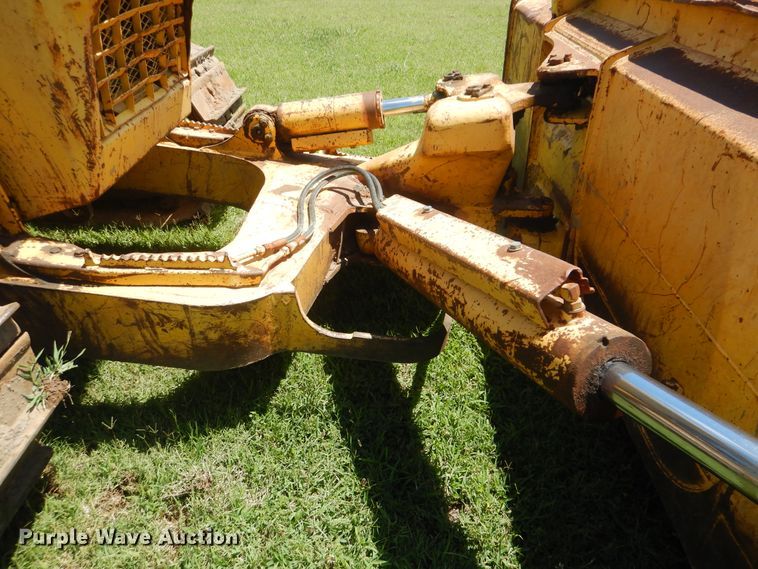 image for item HJ9890 2001 Komatsu D41E  dozer