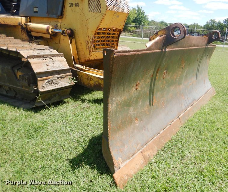 image for item HJ9890 2001 Komatsu D41E  dozer