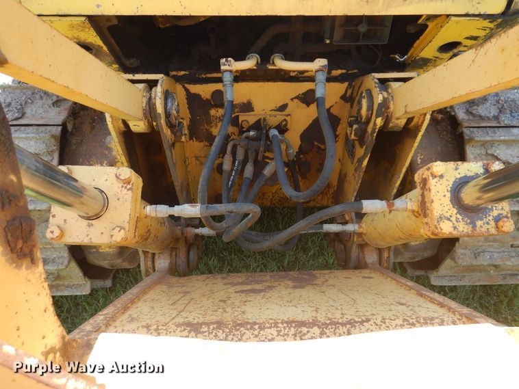 image for item HJ9890 2001 Komatsu D41E  dozer