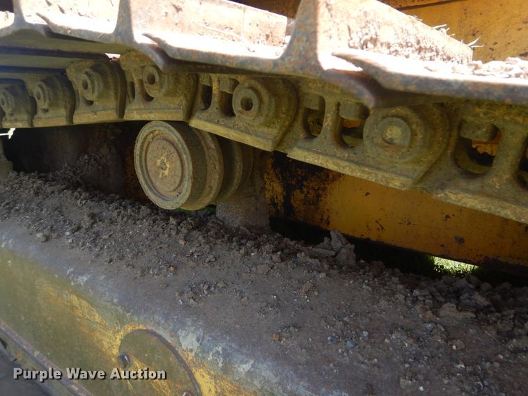 image for item HJ9890 2001 Komatsu D41E  dozer